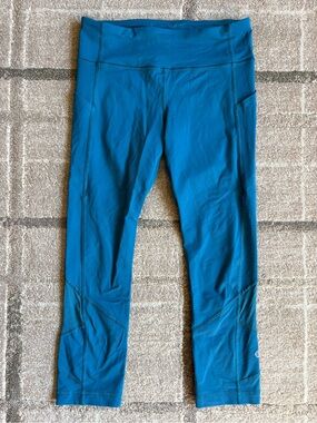 Lululemon Align Crop 21" Capri Blue Size 6 High-Rise EUC
